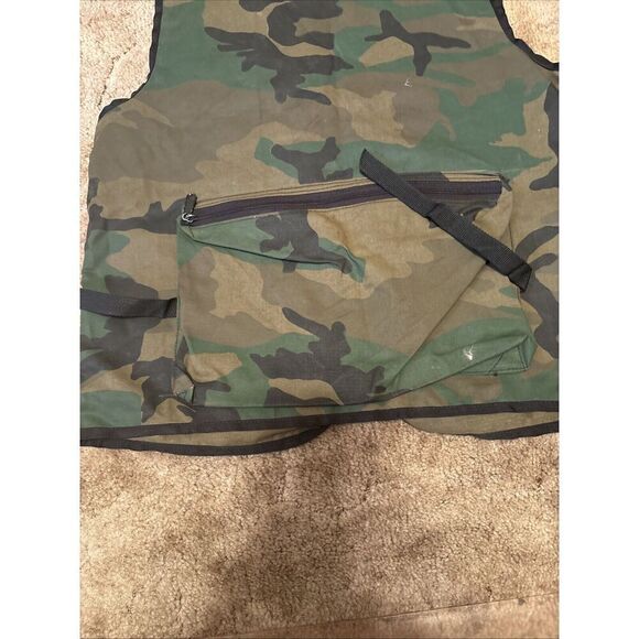 Camouflage Hunting Vest Medium - Picture 4 of 5